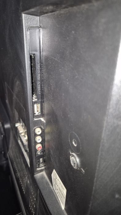 Tv LED diagonala 102 cm + bonus