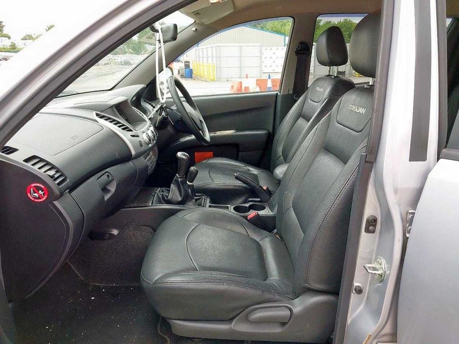 Dezmembrez Mitsubishi L200 2.5 Diesel 2015