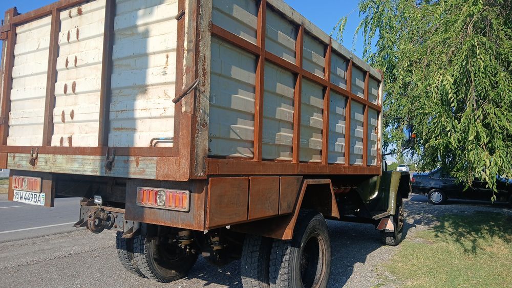 Zil 131 sotiladi