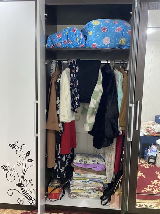 Продам вместительный шкаф