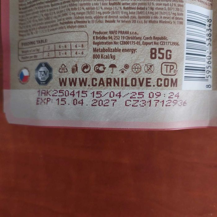 Hrana umeda pentru pisici Carnilove și geanta transport pisici