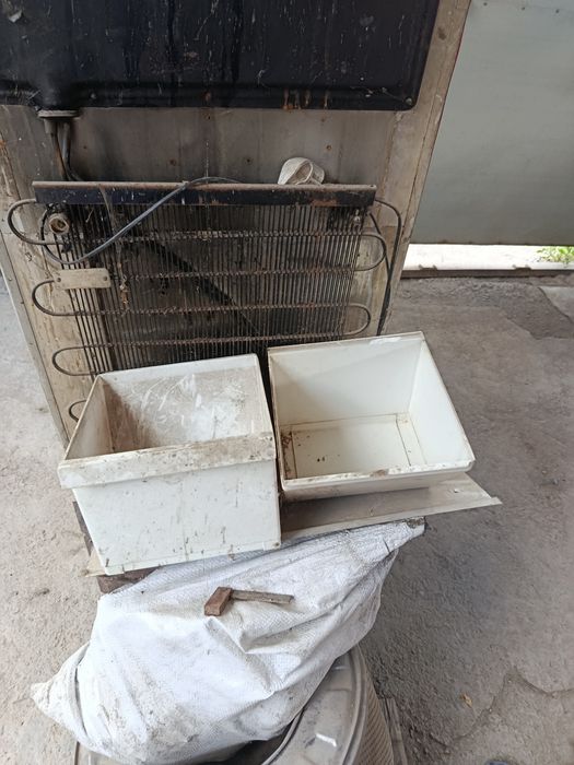 Продам холодильник, рабочий
