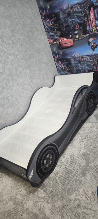 Детская кроватка с матрасом