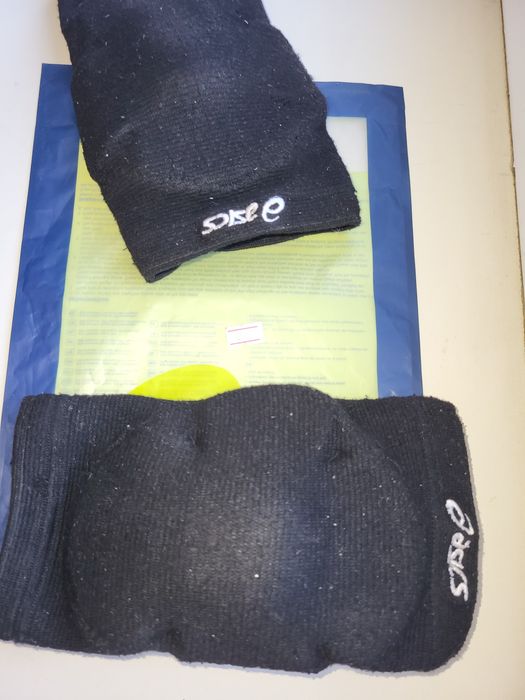 Наколенники волейбольные Asics.