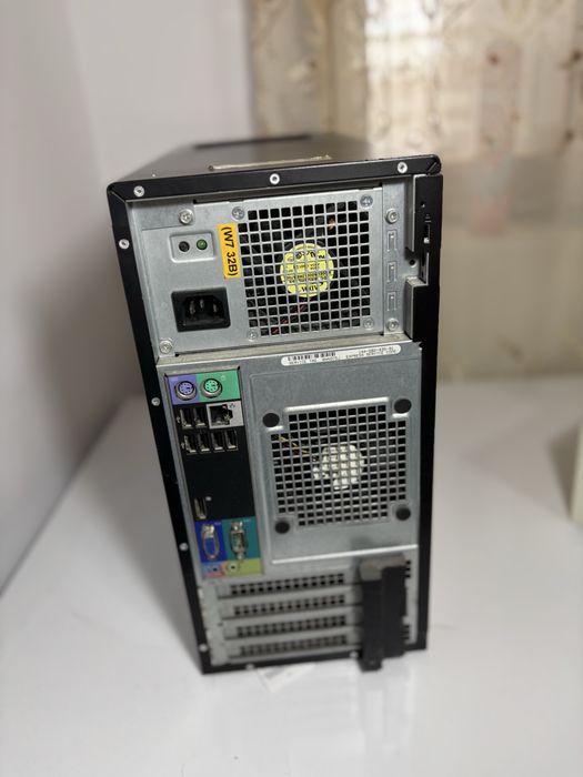 Dell OptiPlex 990 – Calculator Desktop