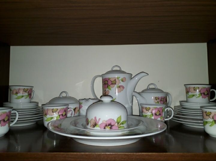 Кофейный и чайные сервизы