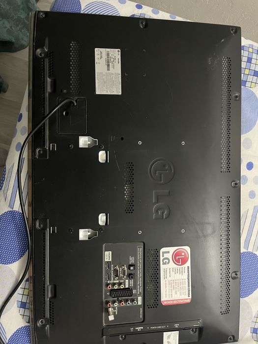 телефизор LG 2011 года выпуска