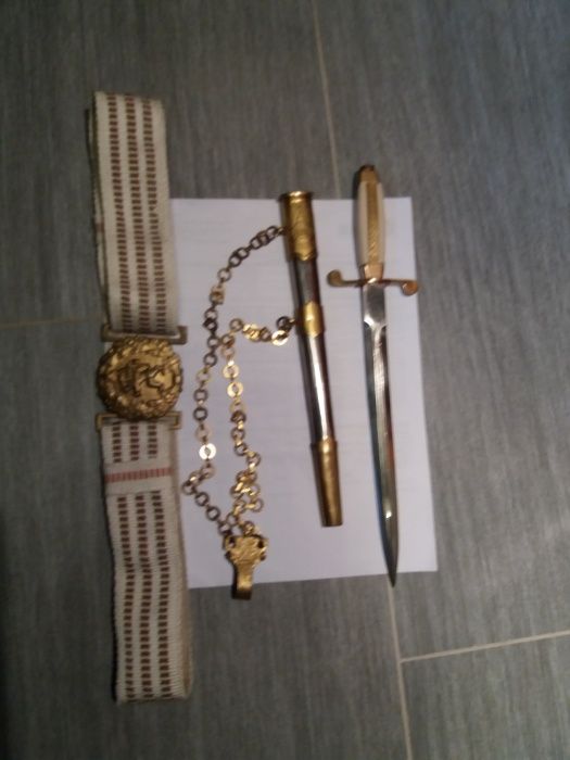 ловен нож с дръжка от еленов крак ръчна художествена изработка