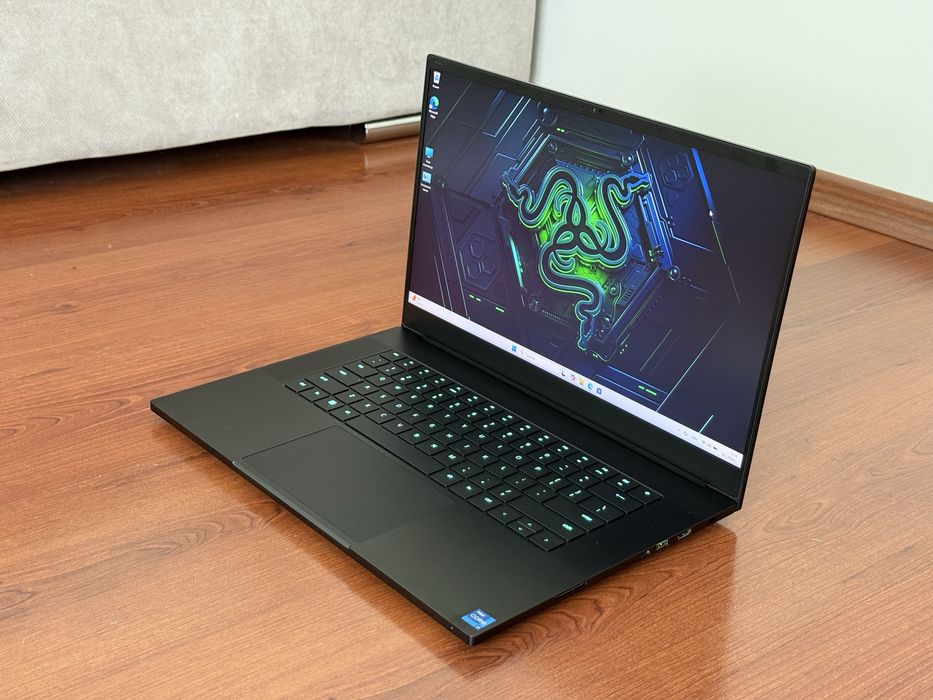 Геймърски Лаптоп 15.6’ QHD 240Hz RTX 4070 8GB Core I7-13800H Razer Blade 15 32GB DDR5 1TB SSD