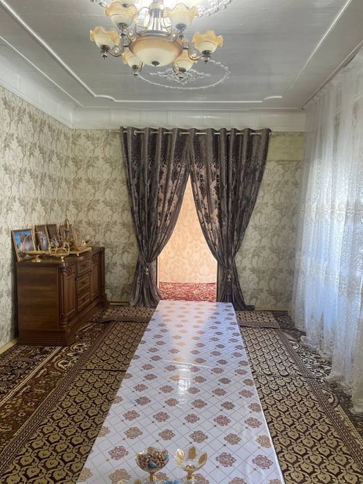 Эски шахарда Ховли 2,5 сотихли 1  Хаммом ён томонида сотилади