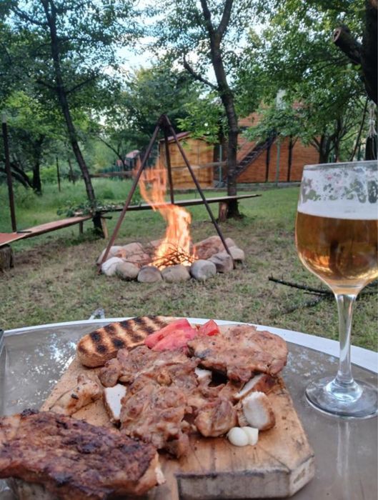 Inchiriez Căbănuțe Rustice – Locație Liniștită