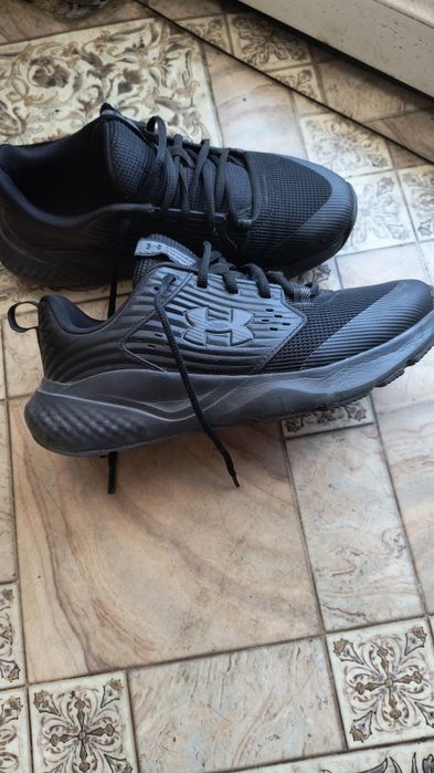Under Armour Charged Commit TR 4
