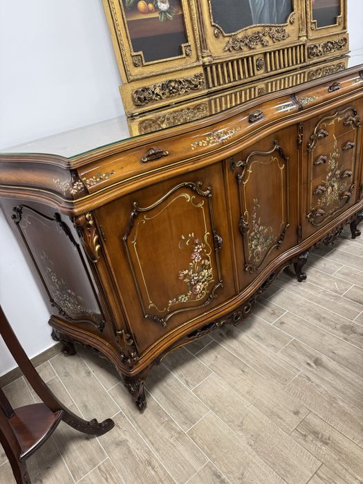 Sufragerie din lemn masiv cu sculpturi și picturi manuale!