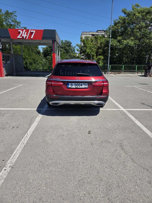 Мерцедес Бенц Е220