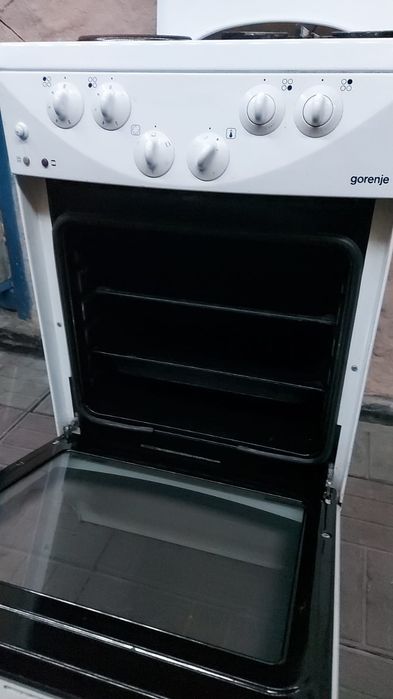 Продам газовую плиту.