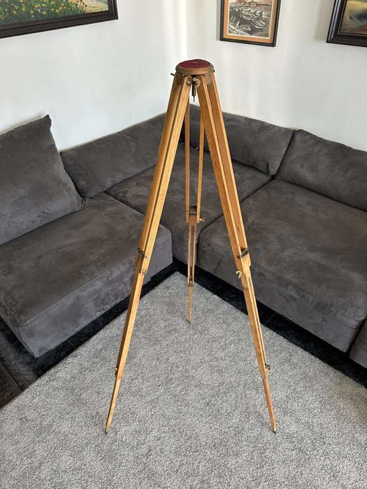 Винтидж Дървена Тринога Статив