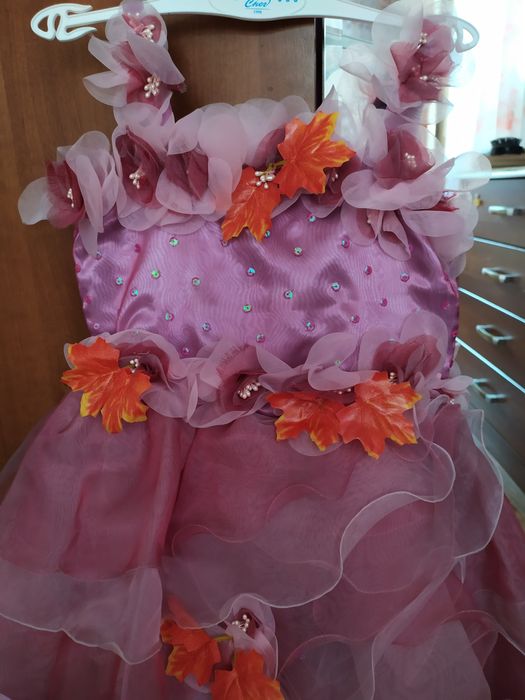 Шикарное праздничное платье для девочки от 3,5-до 7лет.