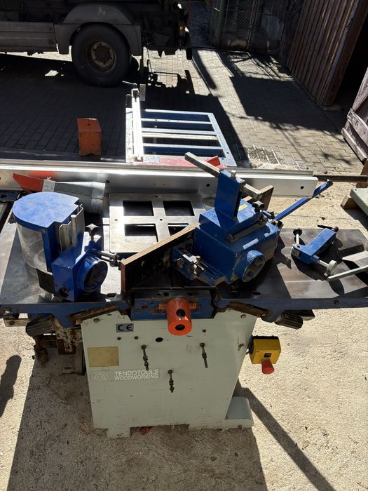 Combinata, mut tamplarie