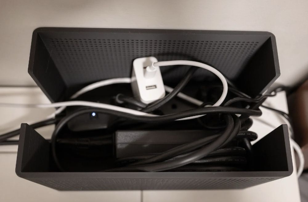 Оргонайзер для проводов и разеток