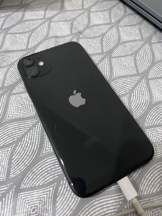 Продаю Iphone 11 black