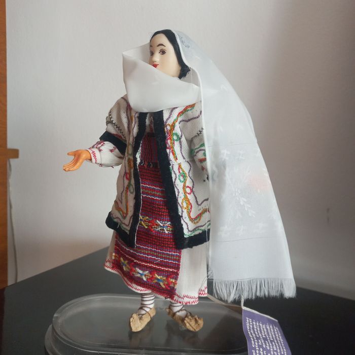 Papusa Arta Crisana, pt colectionari- Tarancă  Dolj
cooperativa ARTA