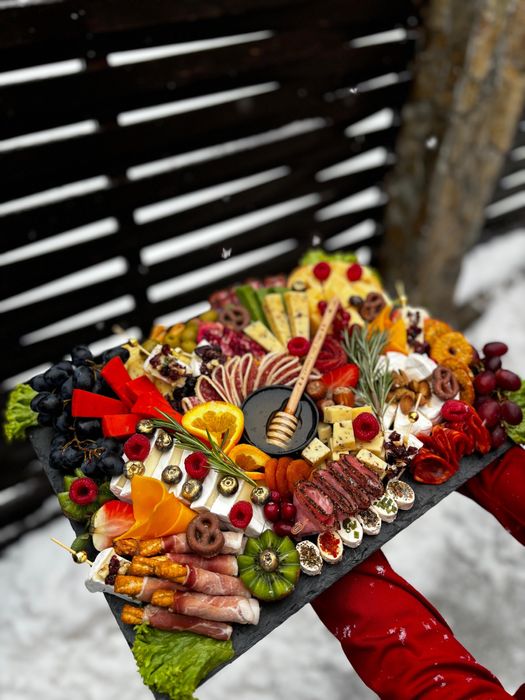 Platouri aperitive festive