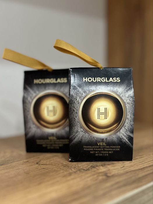 Пудра HOURGLASS Veil Translucent Setting Powder