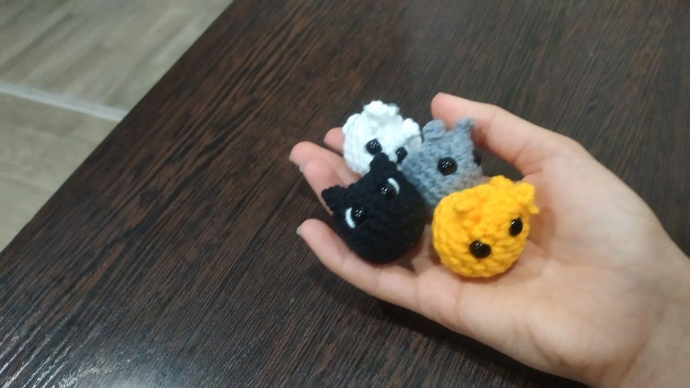 Продам вязаные игрушки.