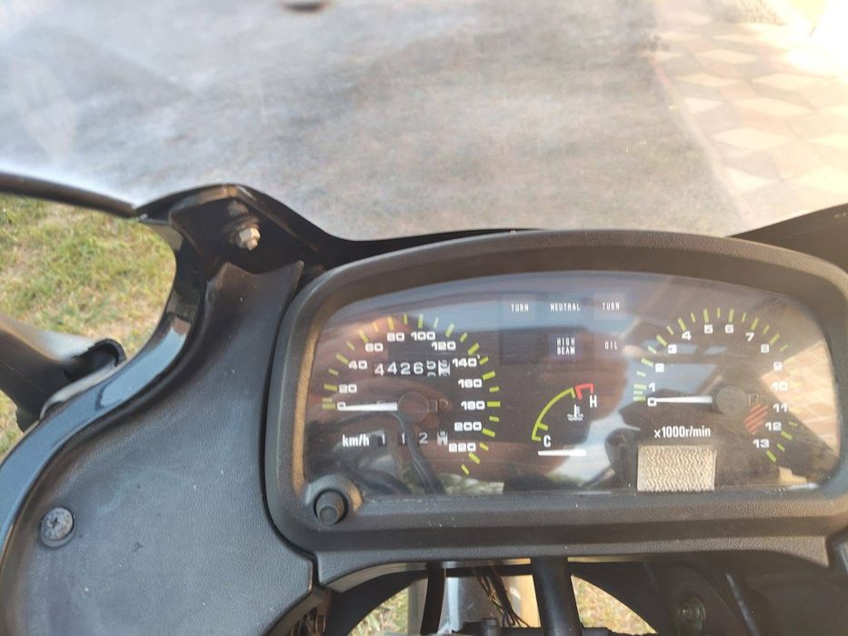 Motocicleta Kawasaki GPZ 500