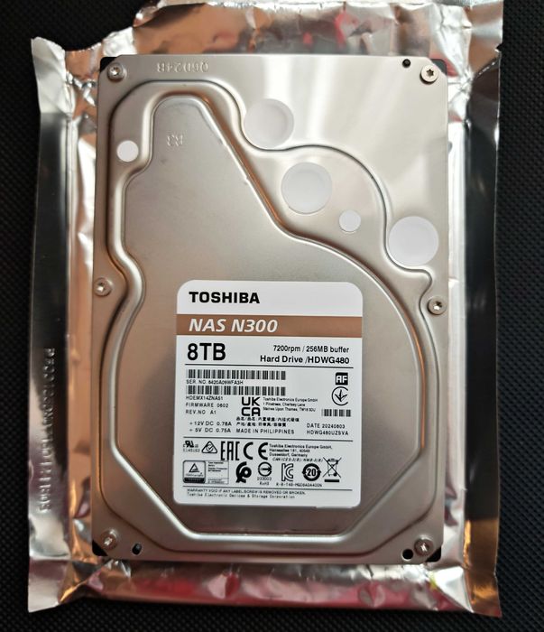 Нов Твърд диск Toshiba N300 NAS Hard Drive 8TB (7200rpm / 256MB)