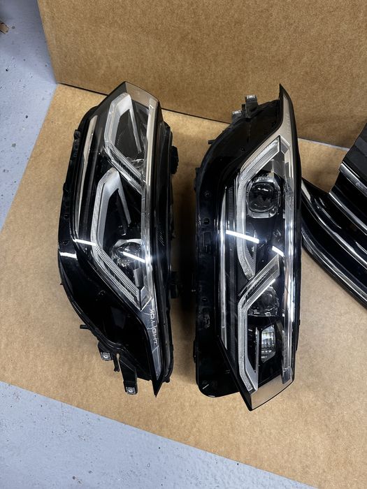 Faruri full led,grilă radiator.emblemă distronic.vw tiguan 2 facelift.