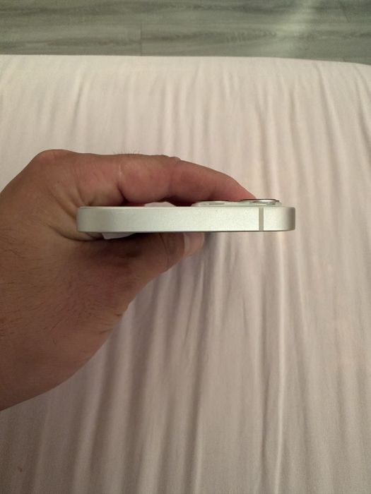 iPhone 13 128г в хорошем состоянии