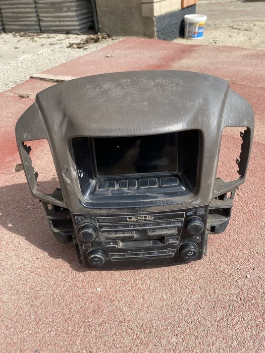 Магнитофон от lexus rx300