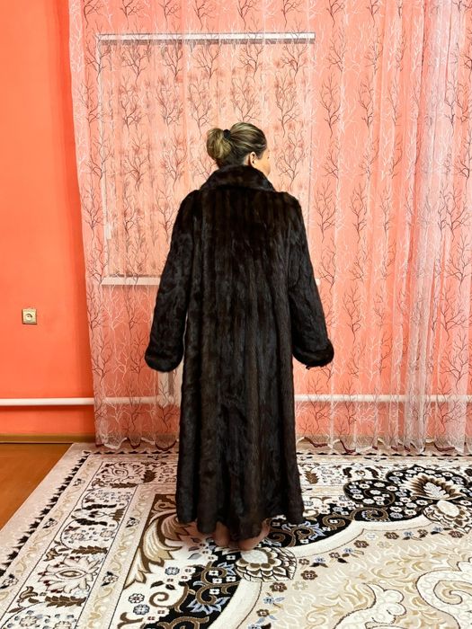 Норковая шуба сатылады