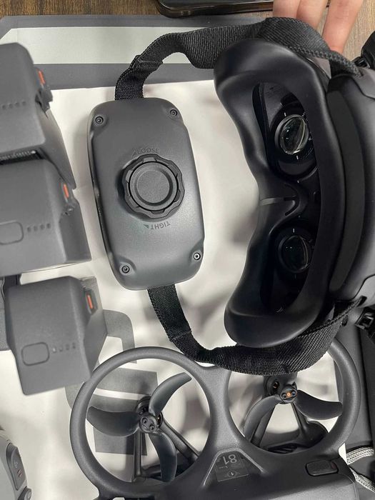 DJI Avata 2 FPV Fly More Combo - Utilizat, Funcțional