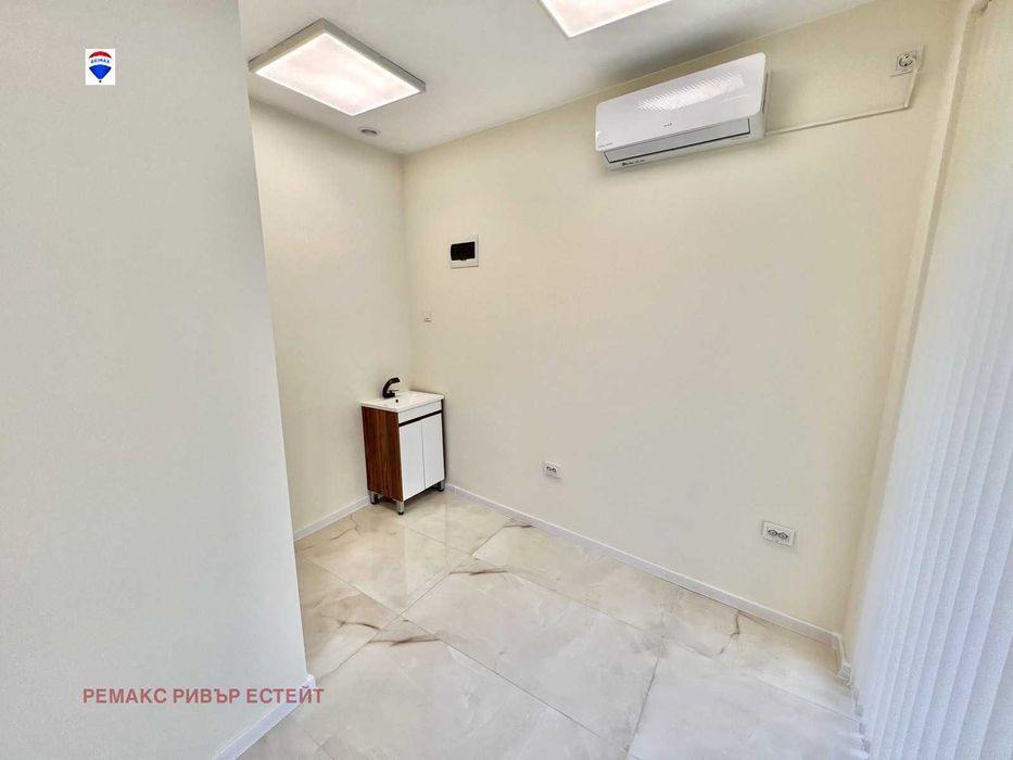 Дава се под наем Офис в Русе, Център - 14 кв.м за 204 € - Снимка #1