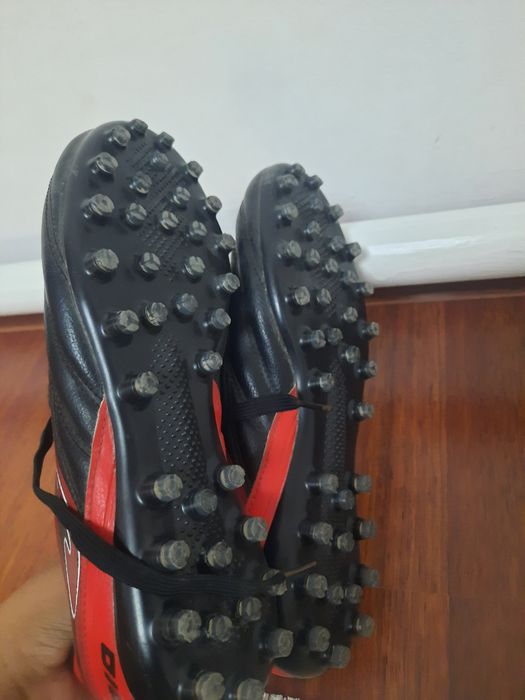 Продаю бутсу б/у