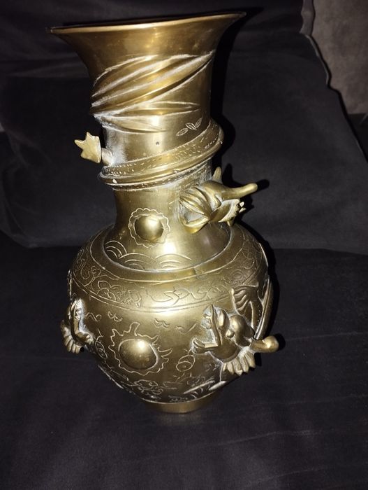 антична бронзова ваза