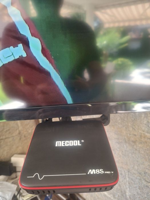 ТВ бокс Mecool M8S pro W  с платен абонамент за спортни канали и HBO