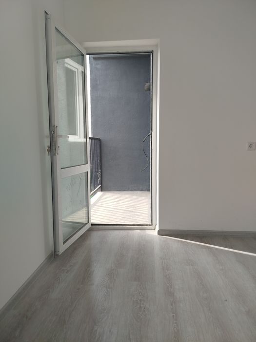 Yangiyoʻl massivda 2 xonali yangi doʻm sotiladi hech kim yashamagan.