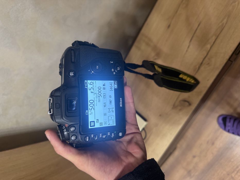 Kit Foto Nikon D7500 + Obiectiv + Blitz Nikon Speedlight SB-700