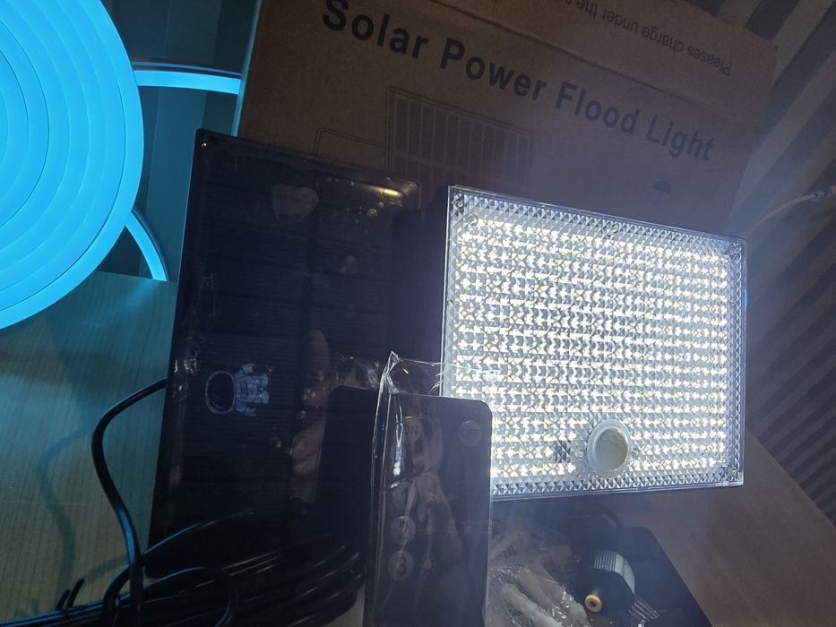 Соларна лампа за открито