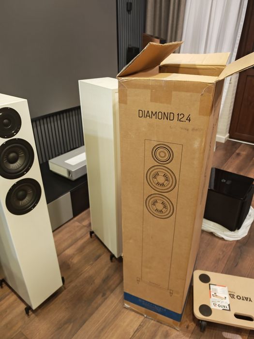 Boxe podea Wharfedale Diamond 12.4