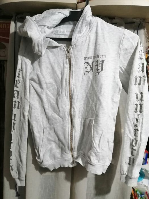 Суичър горница по 7 лева бройката