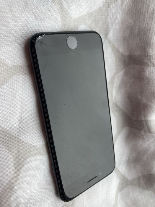 Iph.on se 2021. SE 2 64gb. Baterie 83 %