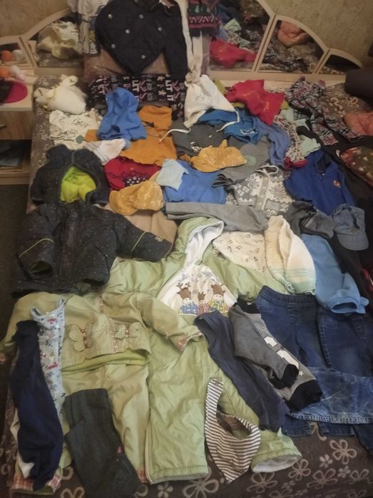 Подарявам бебешки дрехи и обувки за момче от 3 м до 1 г