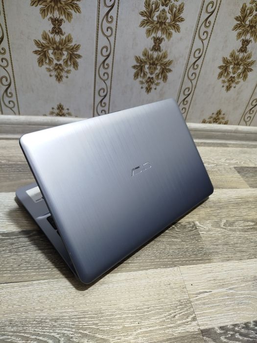 ASUS ofisnoy noutbook 4/500gb xotira xolat yaxshi