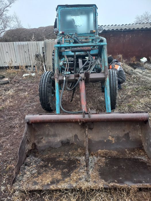 Продам трактор т16