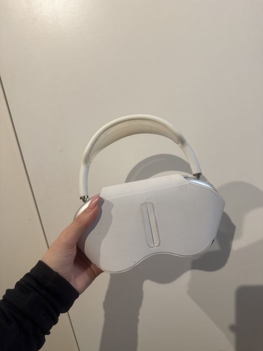 Airpods Max чисто нови с гаранция още 1 година