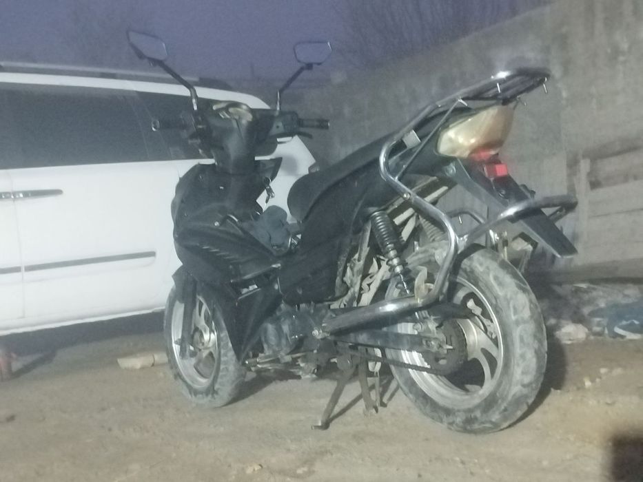 Ассалому алекум 
Скутеры 110 куба лифан
Скорст 4 та 80 махсимал
Тормиз